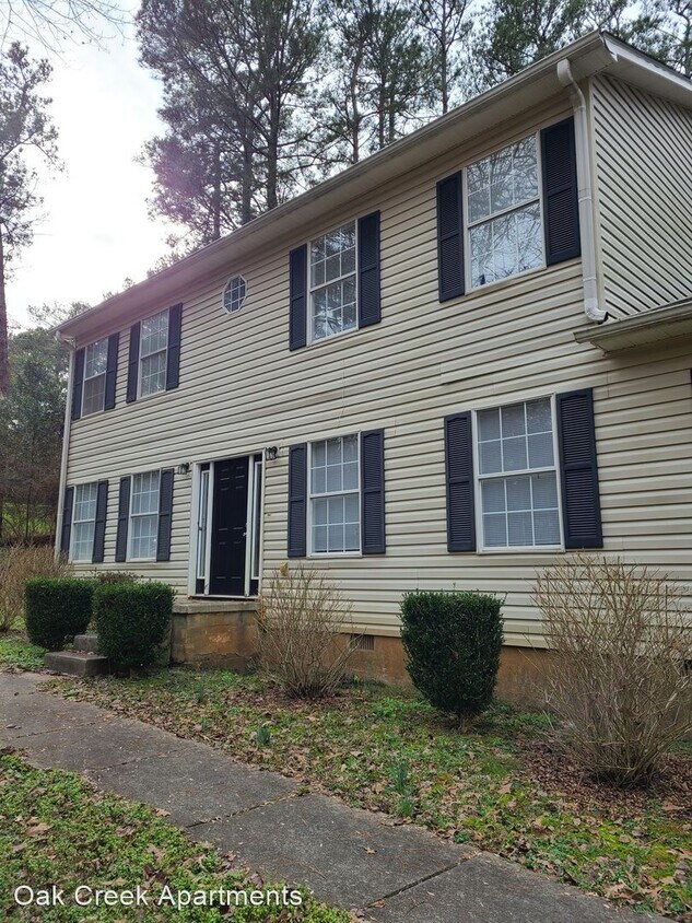 Primary Photo - 4 br, 3.5 bath House - 530 Oak Hill Cir
