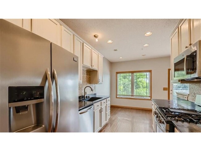 Building Photo - 2729 Spy Glass Dr
