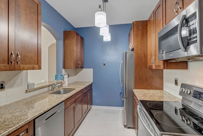 Building Photo - StoneBridge - 429