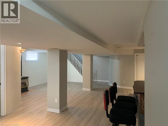 Photo du bâtiment - 72 Southmeadow Crescent