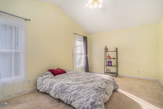 Master bedroom - 7342 Cherry Ave