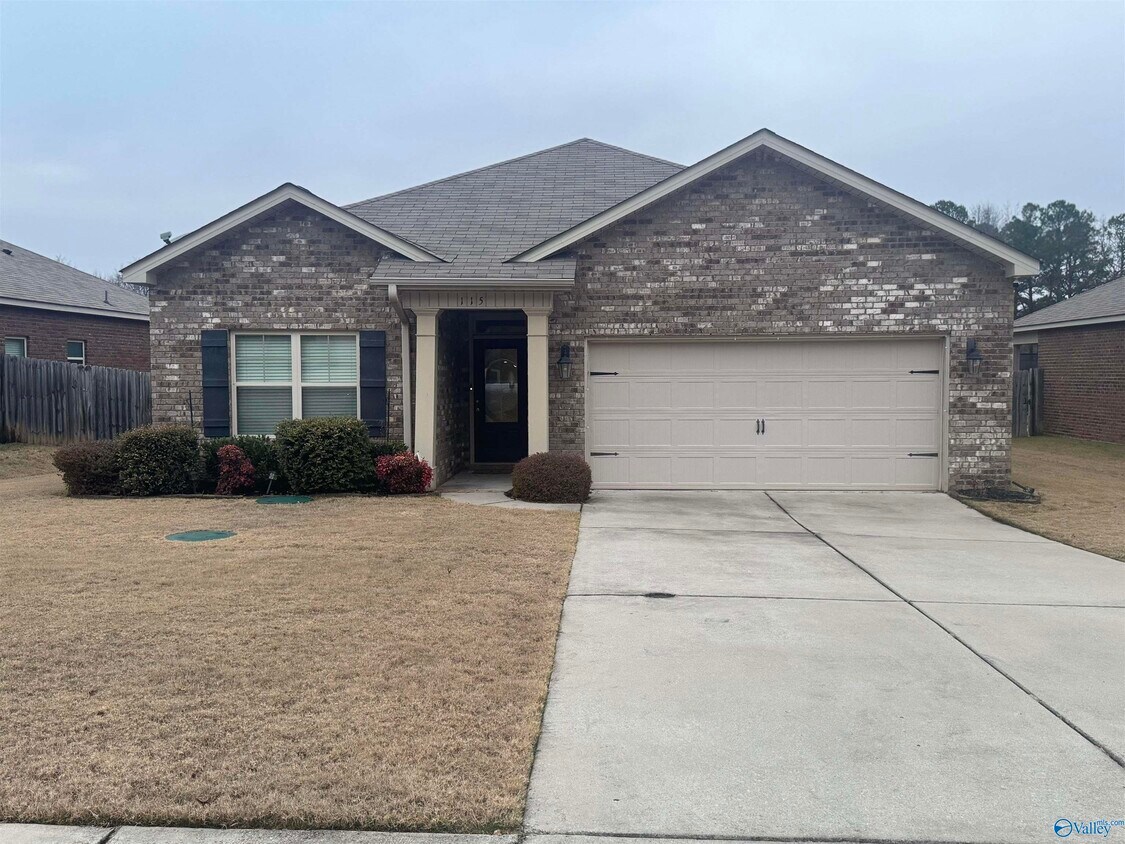 Foto principal - 115 Oak Terrace Ln