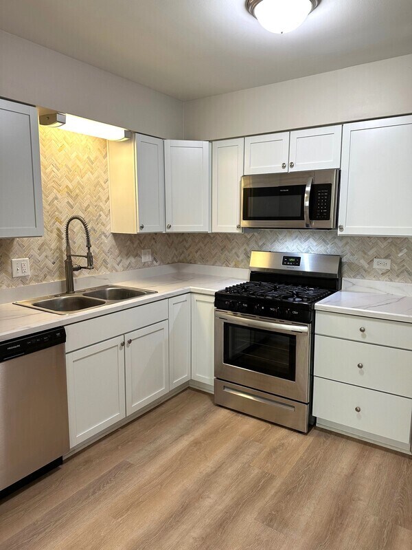 Foto del edificio - 422 Edwards Ave Unit A