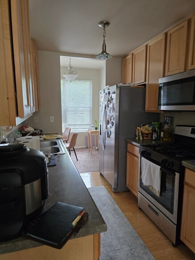 Building Photo - 2906 Rutland Cir