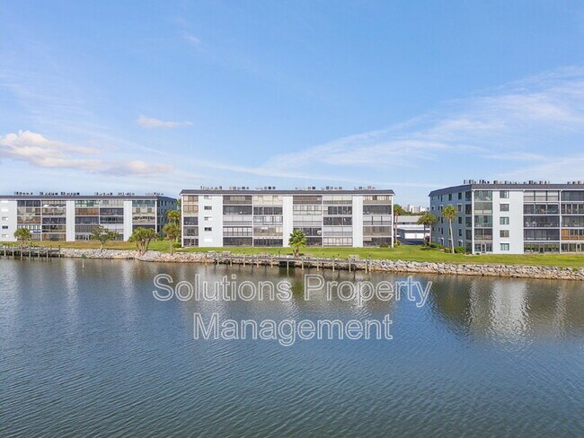 Foto del edificio - 3799 S Banana River Blvd