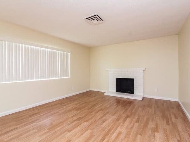 Building Photo - 3830 Modesto Dr