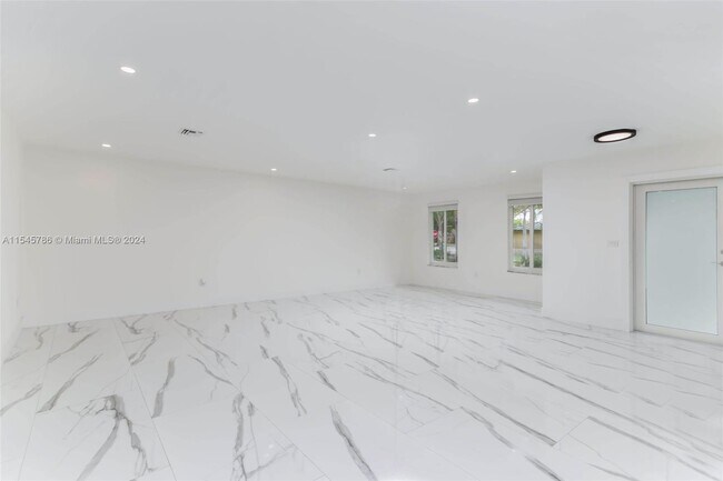 Building Photo - 7753 SW 106th Terrace