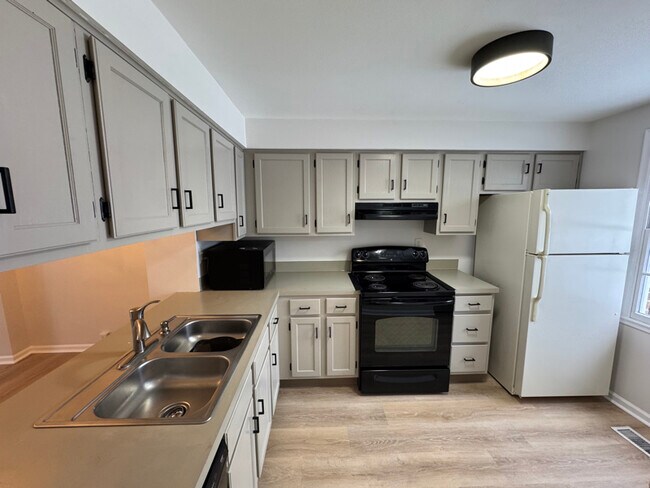 Foto del edificio - 4429 Heritage Dr