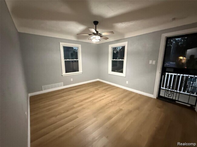 Foto del edificio - 20084 Greenview Ave