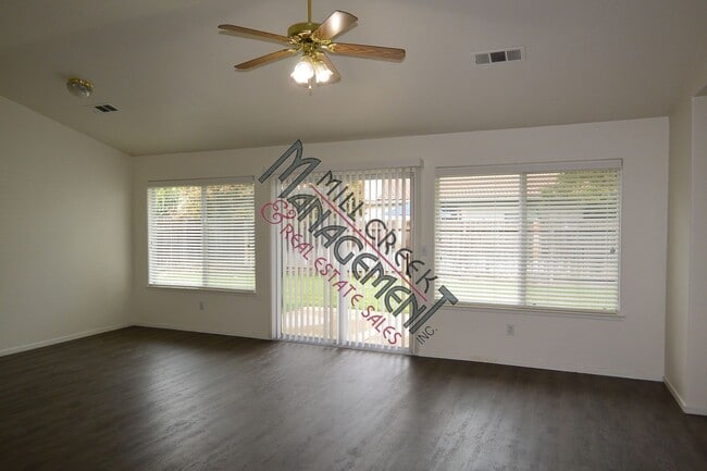 Building Photo - 5404 W Dorothea Ave