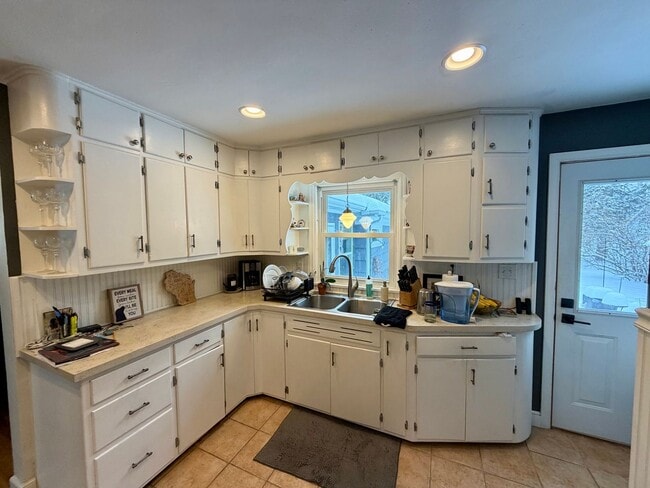 Foto del edificio - 3 Bed 1.5 Bath Single Family Home in Scholfield