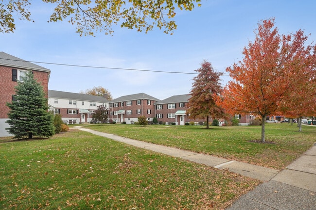 Broadway - Arlington Gardens