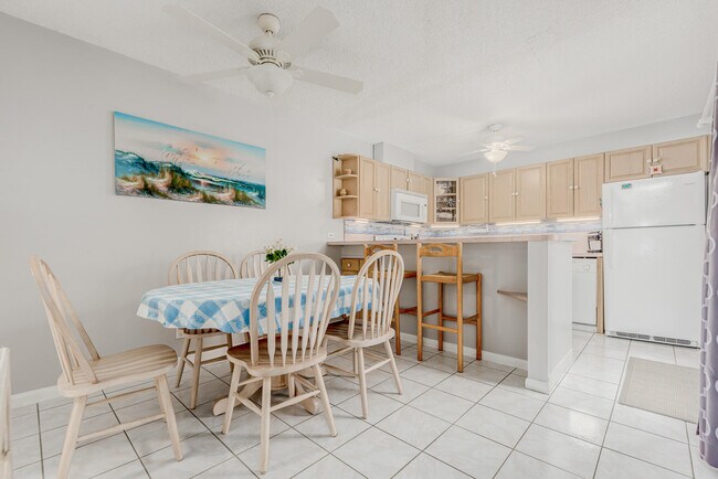 Building Photo - 5962 SE Riverboat Dr