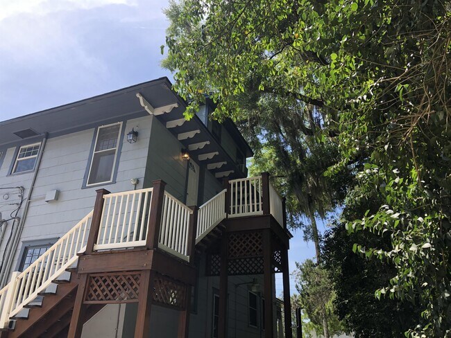 Foto del edificio - 809 N Woodland Blvd