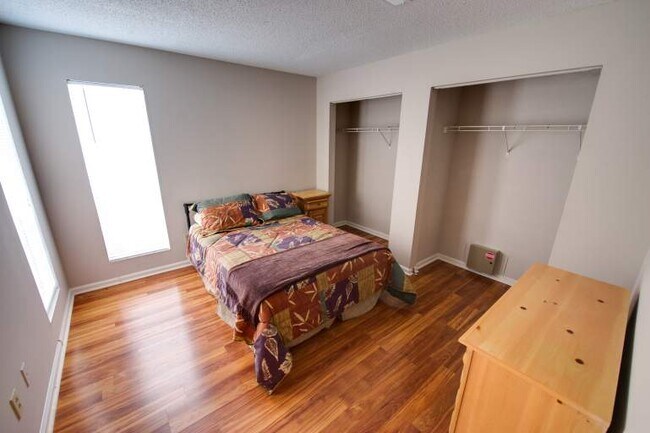 Building Photo - Vista Commons Apartments