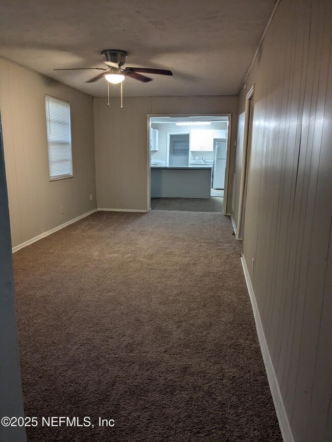 Foto del edificio - 1217 W 29th St