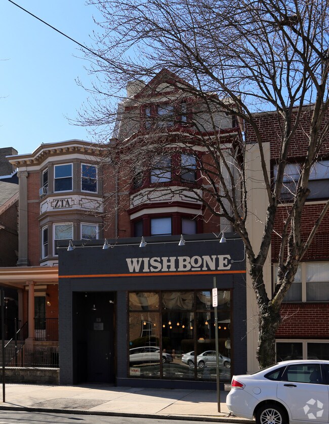 Building Photo - 4034 Walnut St