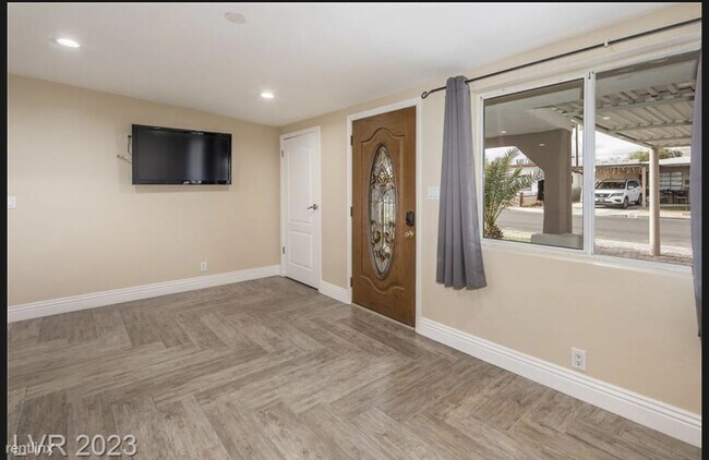 Foto del edificio - 3 br, 1 bath House - 516 North Minnesota S...
