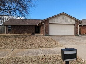 Building Photo - 12513 Pine Bluff Dr