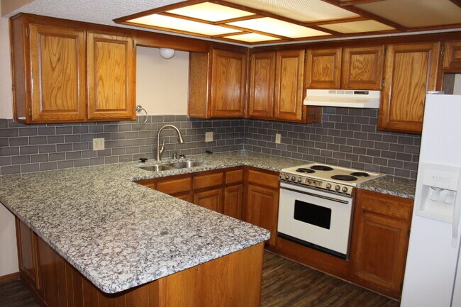 Foto del edificio - 13907 Fairhill Ave