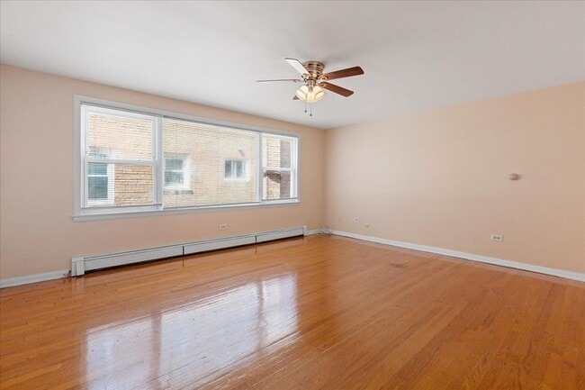 Foto del edificio - 2650 W Touhy Ave