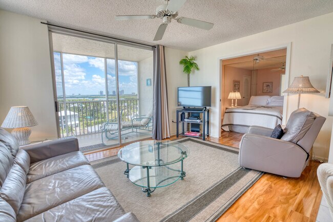 Foto del edificio - 5800 Bonita Beach Rd SW