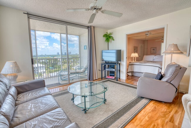 Building Photo - 5800 Bonita Beach Rd SW