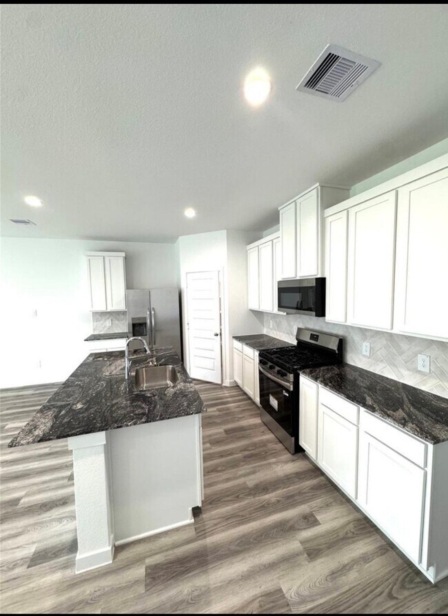 Building Photo - 10310 Penryn Frst Trl
