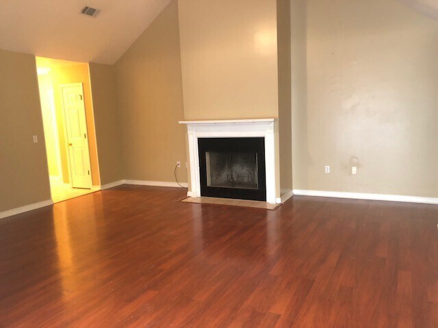 Foto del edificio - 227 Williams Cir