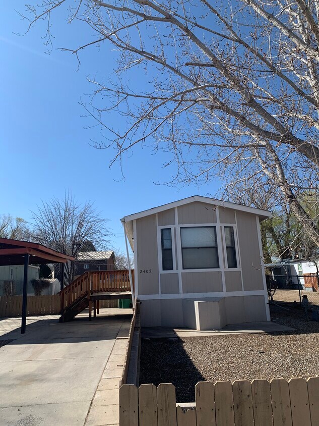 Primary Photo - 2405 Riverview Ln