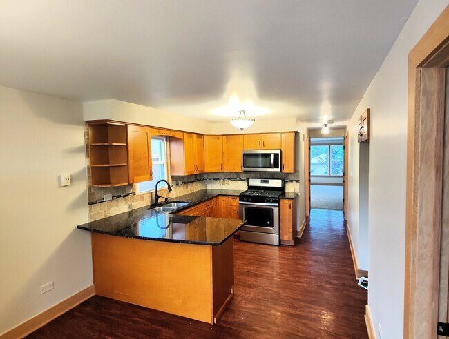 Foto del edificio - 6048 W 79th St