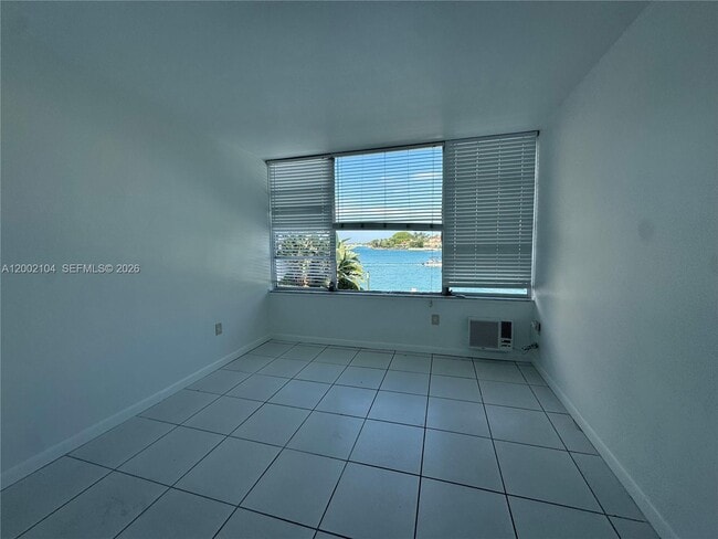 Foto del edificio - 10281 E Bay Harbor Dr