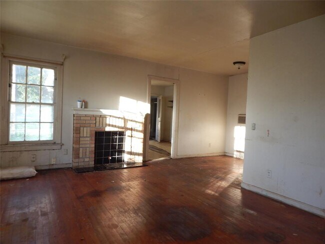 Building Photo - 3205 Francis St