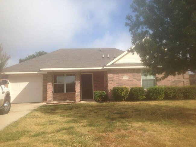 Building Photo - 623 Oliver Ln