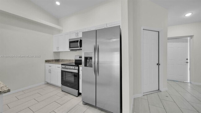 Foto del edificio - 1413 Academy Blvd