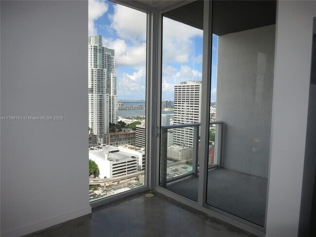 Foto del edificio - 151 SE 1st St