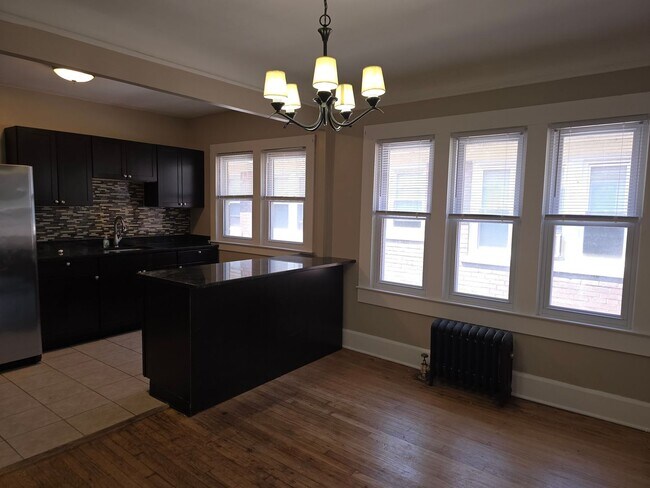 Foto del edificio - 837 Beaconsfield Ave