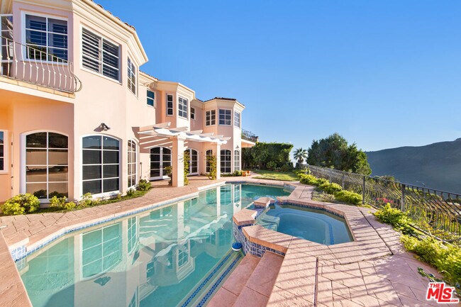 Foto del edificio - 1415 Cuesta Linda Dr