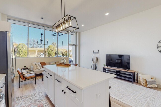 Foto del edificio - 223 Sierra Dr SE