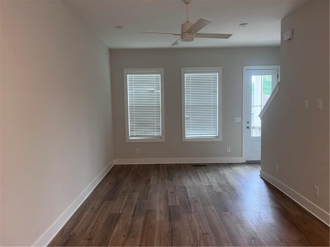 Building Photo - 60 Adore Ct SE