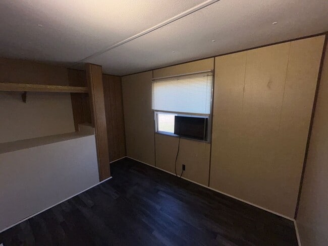 Building Photo - For Rent In Arab