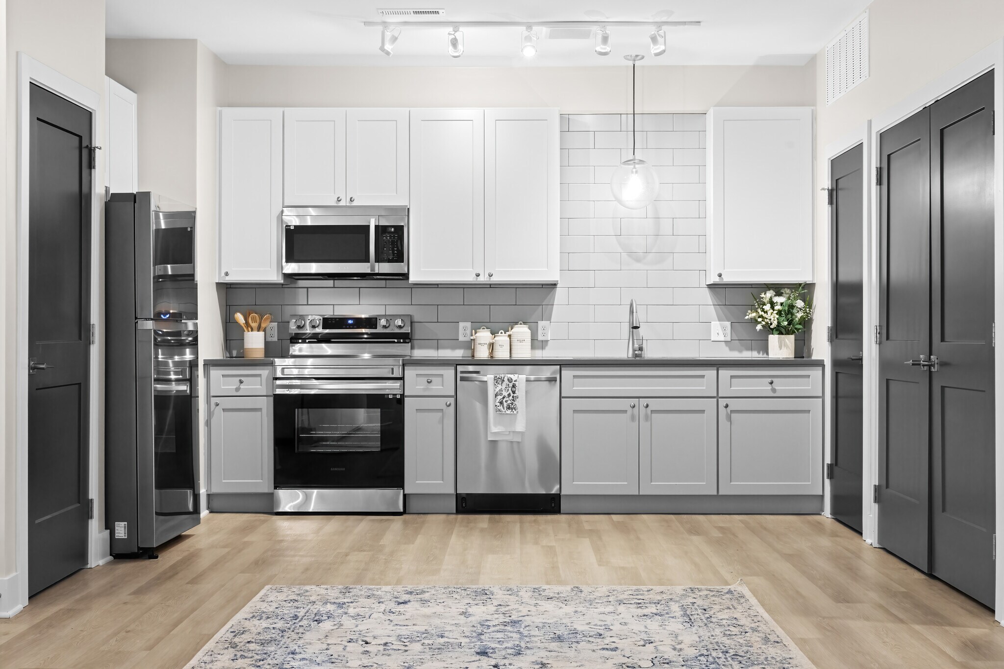Parkview at Spring Hill Apartments – photo 2