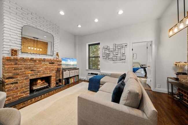 Building Photo - 2 bedroom in New York NY 10023