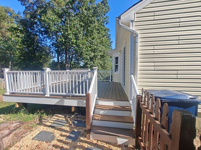 Foto del edificio - 8201 Skirmish Ln