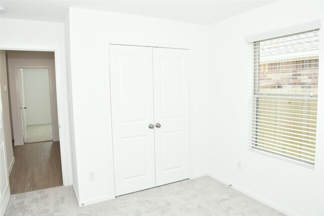 Foto del edificio - 5135 Sunvalley Bend Dr