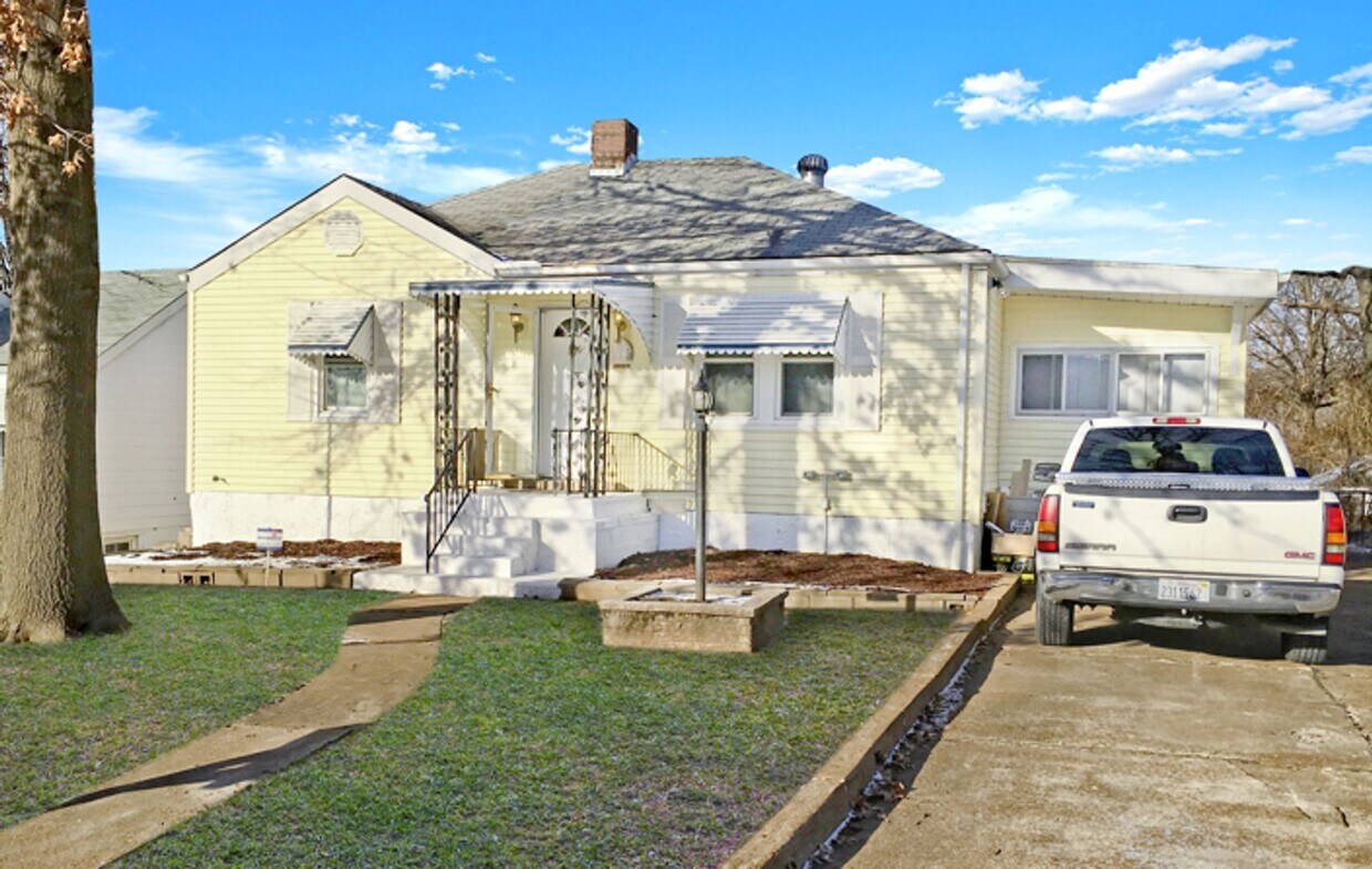 575 Glorose Dr, St. Louis, MO 63137 House Rental in St. Louis, MO