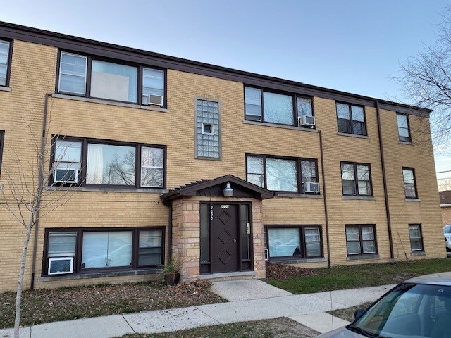 Building Photo - 9200 Kilpatrick Ave