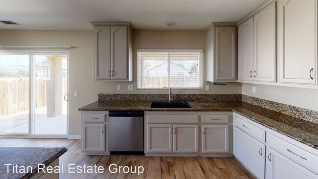 Building Photo - 4 br, 2 bath House - 51796 Ella Ave