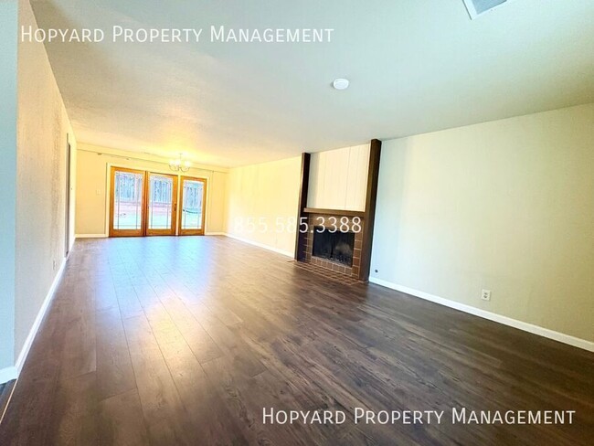 Building Photo - 4 Bedroom Gem in Hayward Hills