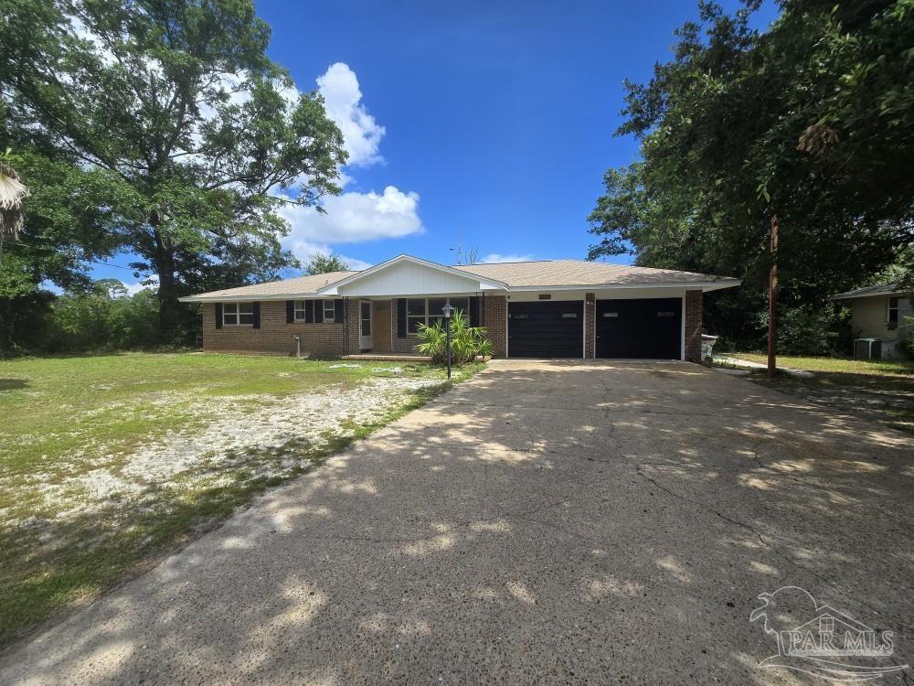 Foto principal - 8951 Mars Dr